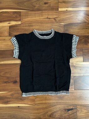 Black Knit Short Sleeve Sweater with White Trim